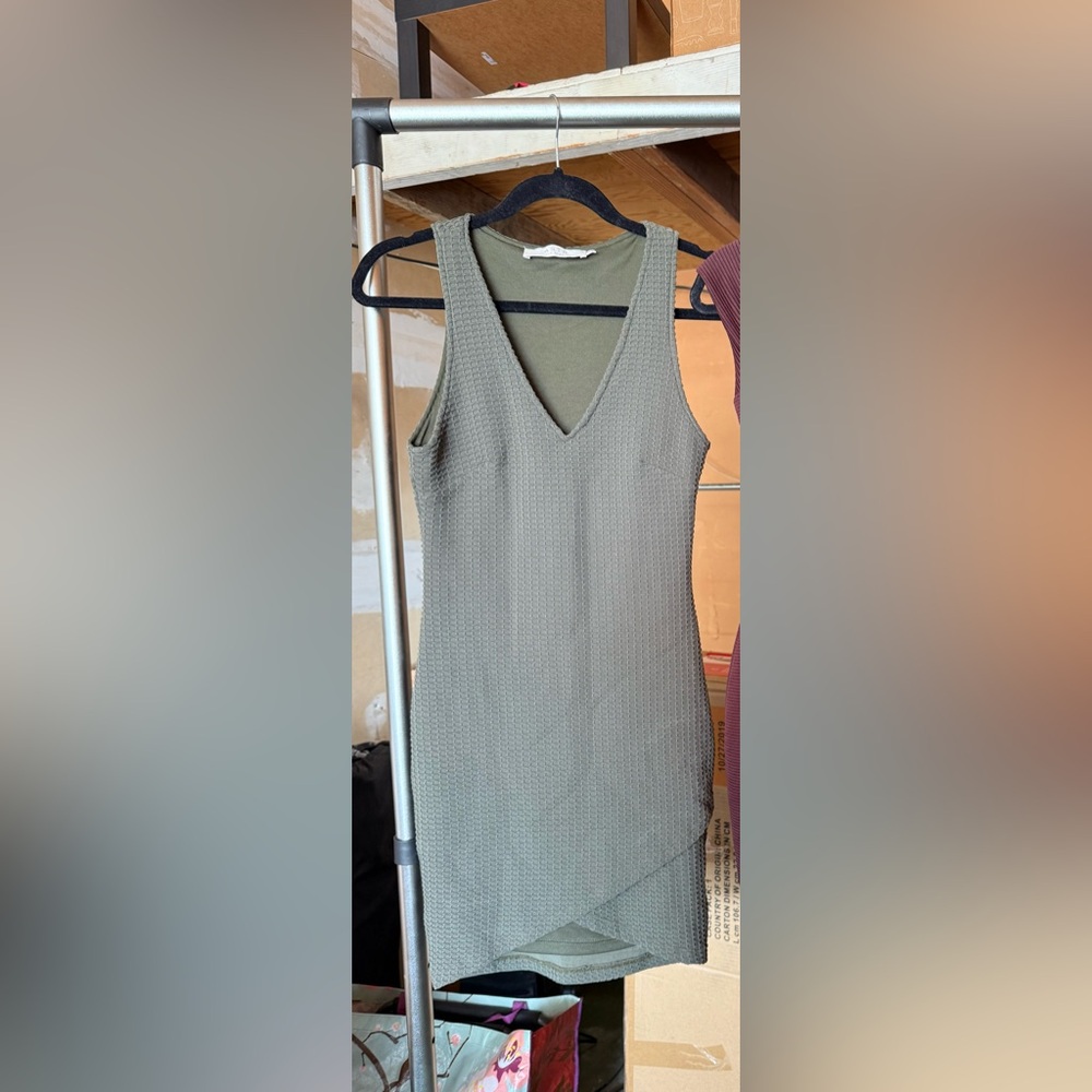 ASTR the label. Olive Green textured Sleeveless Dress.